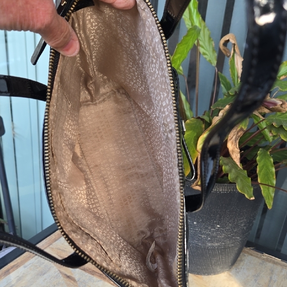 kate spade New York Jeralyn Camellia Street Polka Dot Patent  Small Tote - Picture 4 of 16